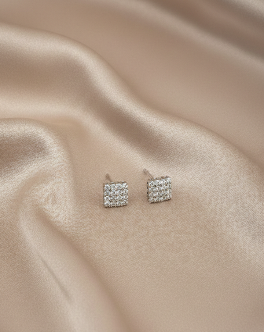 Essential Halo Studs